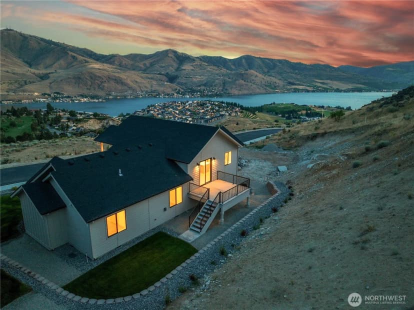Property photo for 926 Long Drive, Chelan photo 2