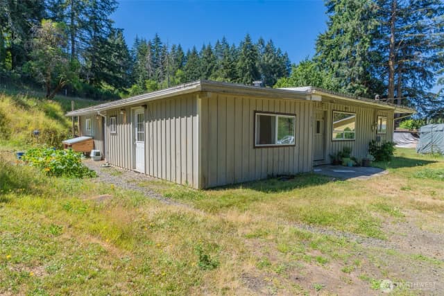 Property photo for 533 E Walnut Street, Shelton