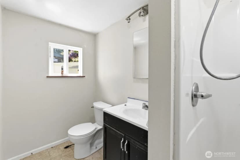 Property photo for 533 E Walnut Street, Shelton photo 19