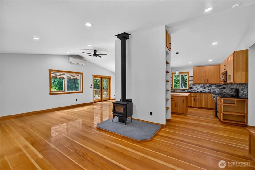 Property photo for 5621 Paradise Lane, Anacortes photo 11