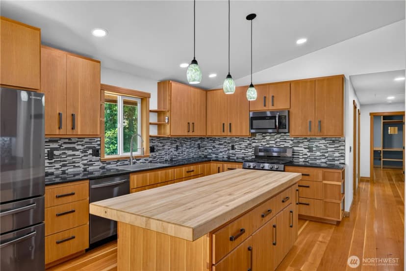 Property photo for 5621 Paradise Lane, Anacortes photo 16
