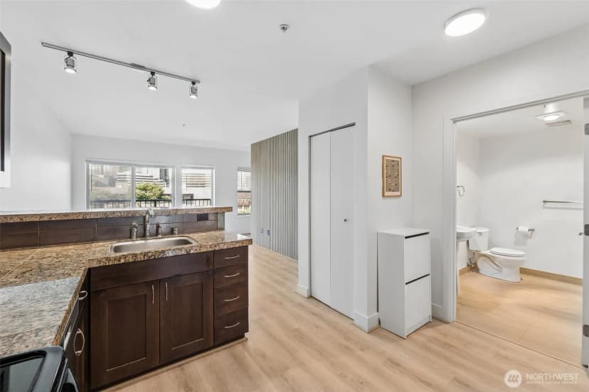 Property photo for 1620 Belmont Avenue #423, Seattle photo 8