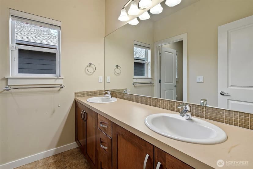 Property photo for 15372 Se 160th Place, Renton photo 7