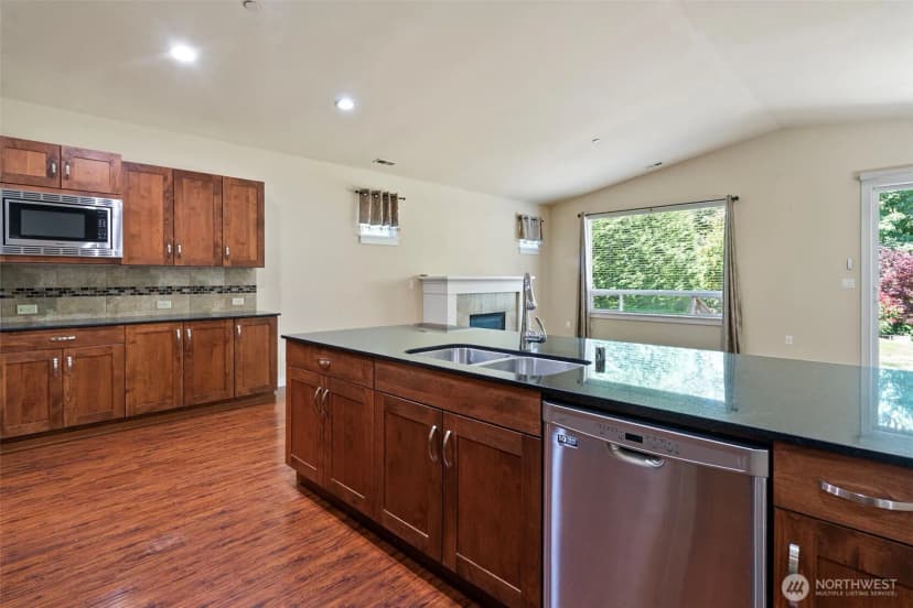 Property photo for 15372 Se 160th Place, Renton photo 17