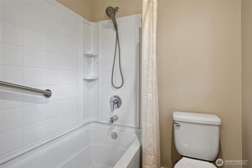 Property photo for 15372 Se 160th Place, Renton photo 8