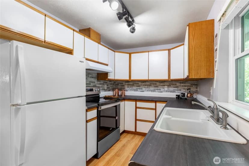 Property photo for 504 Sw Marion Dr, Port Orchard photo 8