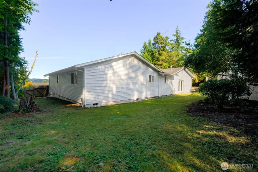 Property photo for 744 Shelter Bay Dr, La Conner photo 24