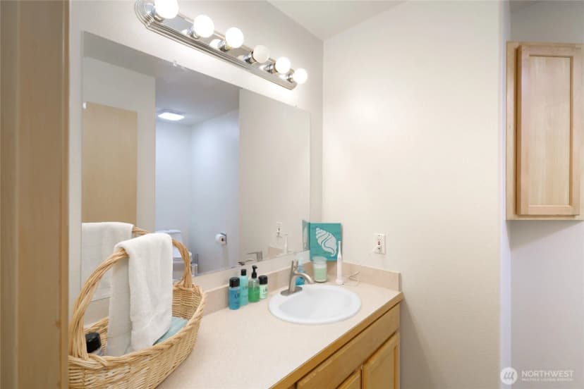 Property photo for 744 Shelter Bay Dr, La Conner photo 12