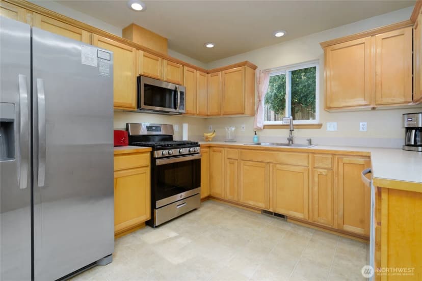 Property photo for 744 Shelter Bay Dr, La Conner photo 7