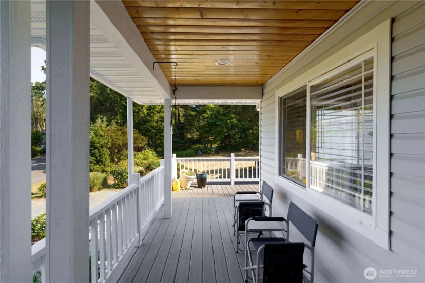 Property photo for 744 Shelter Bay Dr, La Conner photo 3
