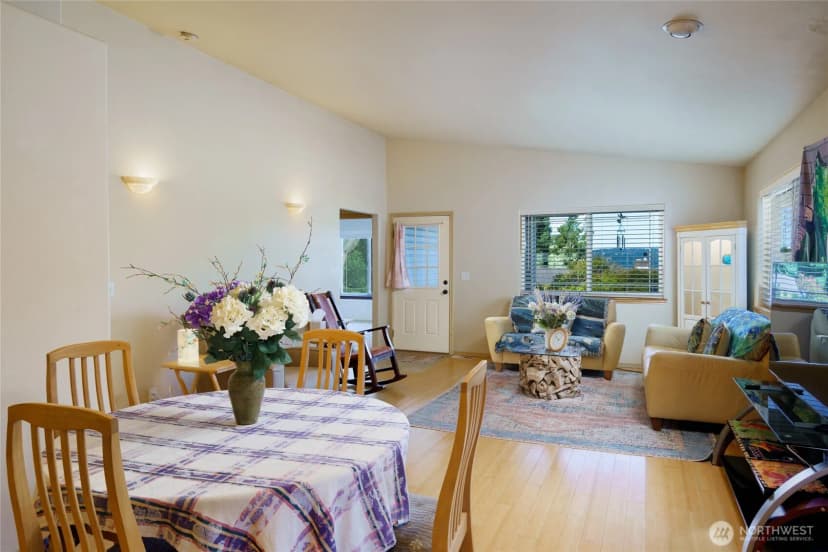 Property photo for 744 Shelter Bay Dr, La Conner photo 9