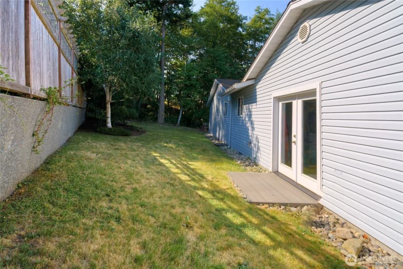 Property photo for 744 Shelter Bay Dr, La Conner photo 21