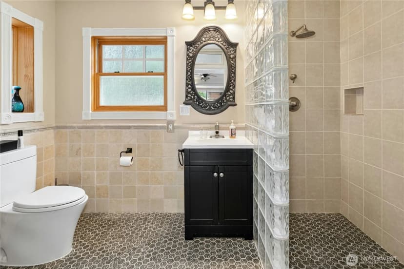 Property photo for 17702 244th Avenue Ne, Woodinville photo 36