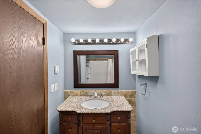 Property photo for 1113 Sw 2nd Avenue, Oak Harbor photo 25