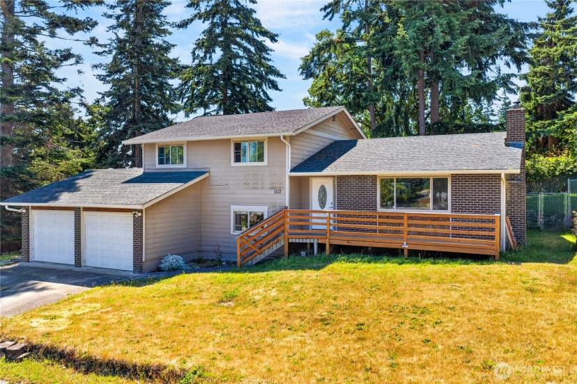 Property photo for 1113 Sw 2nd Avenue, Oak Harbor