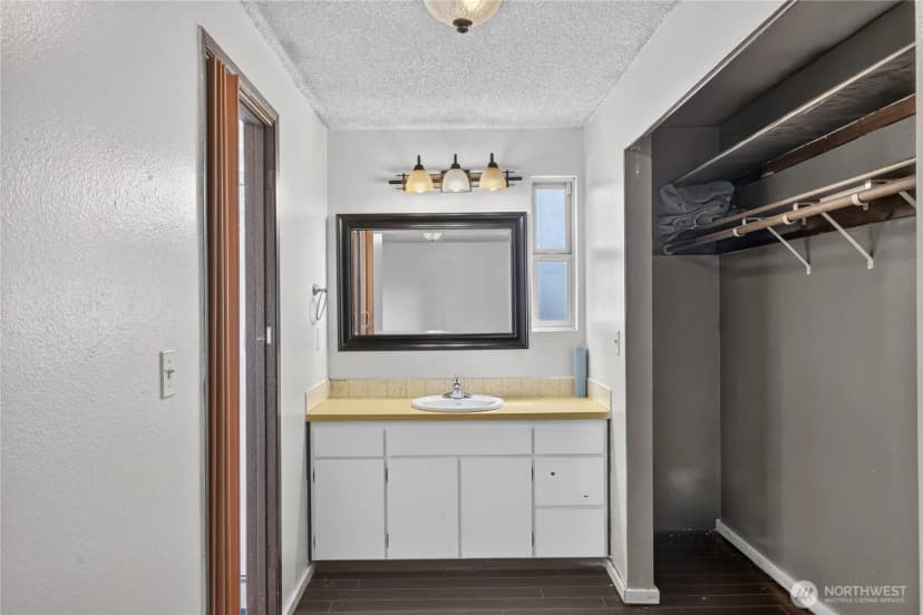 Property photo for 1113 Sw 2nd Avenue, Oak Harbor photo 16