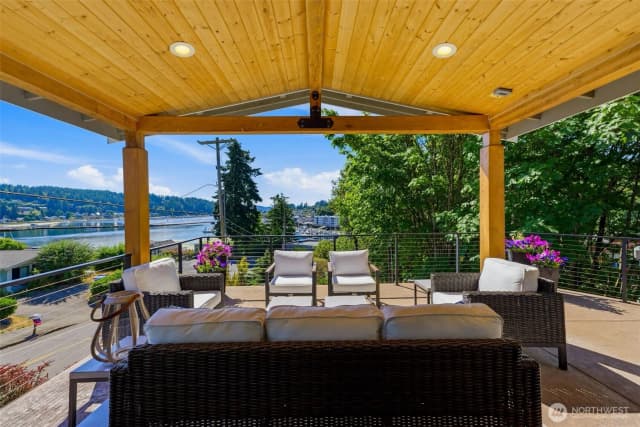 Property photo for 4010 Burnham Dr, Gig Harbor photo 2