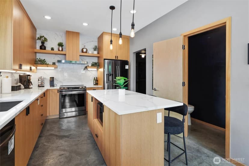 Property photo for 724 S Willow Street, Seattle photo 6
