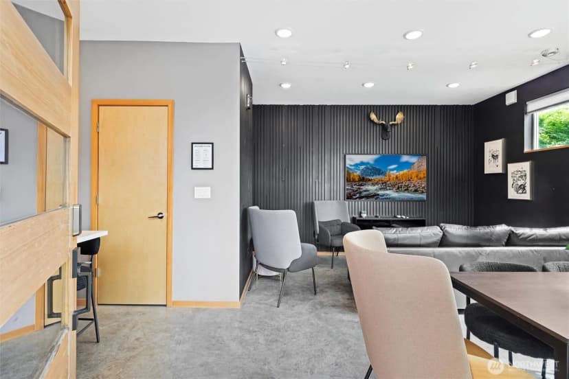 Property photo for 724 S Willow Street, Seattle photo 5