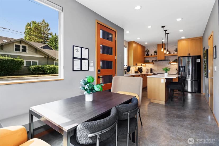 Property photo for 724 S Willow Street, Seattle photo 13