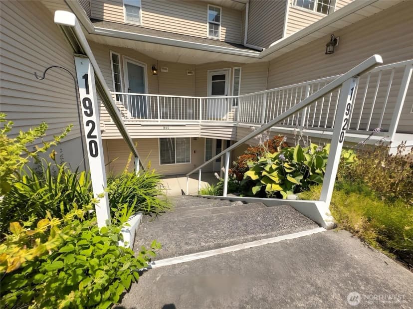 Property photo for 1920 S 368th Place #205, Federal Way photo 2