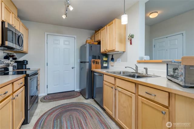 Property photo for 6137 Hazel Loop Se #b, Auburn photo 4