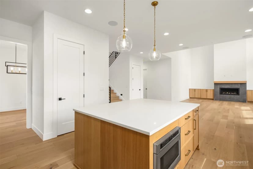 Property photo for 465 Orcas Ave Ne, Renton photo 16