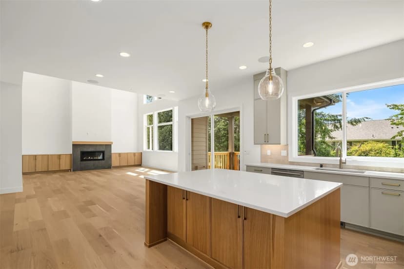 Property photo for 465 Orcas Ave Ne, Renton photo 11