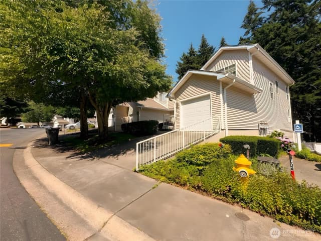 Property photo for 1966 S 368th Place #1966, Federal Way photo 2