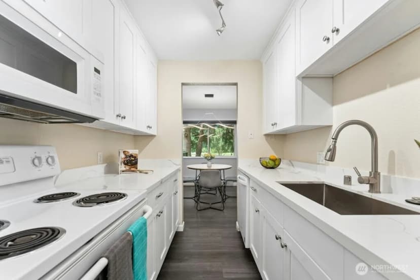 Property photo for 14602 Ne 51st Street #d1, Bellevue photo 11