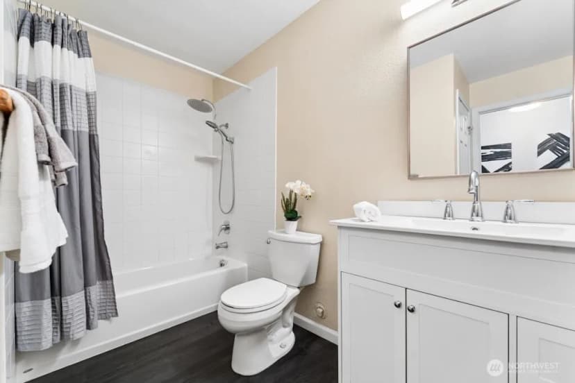 Property photo for 14602 Ne 51st Street #d1, Bellevue photo 15