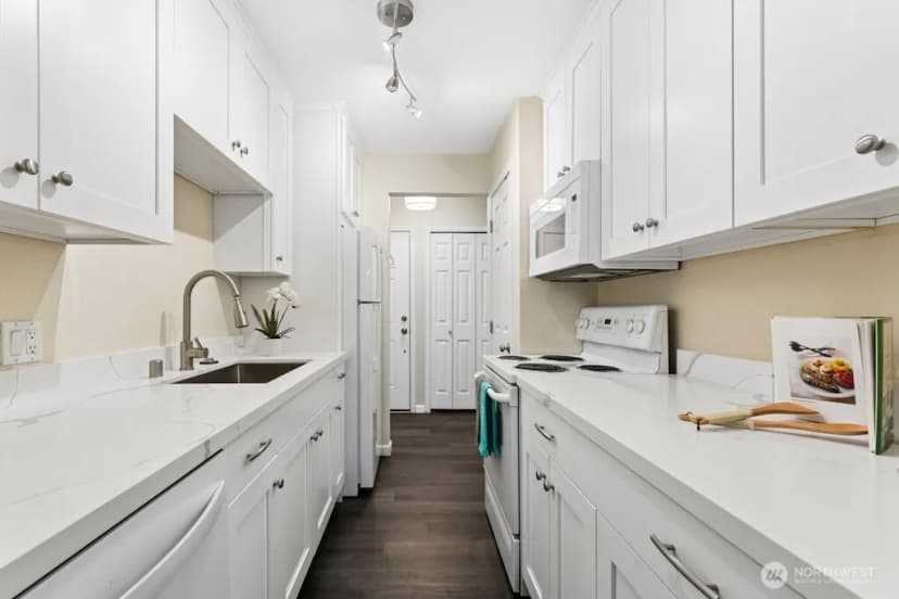 Property photo for 14602 Ne 51st Street #d1, Bellevue photo 10
