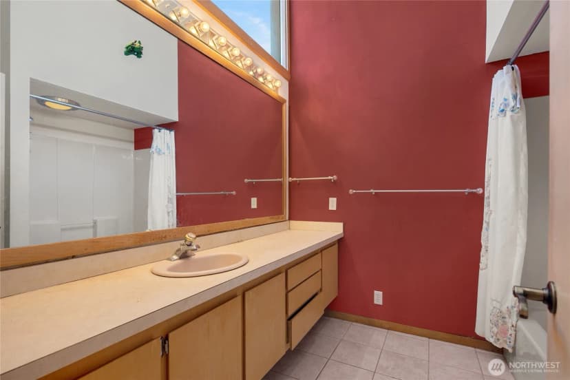 Property photo for 351 Ne 163rd, Shoreline photo 22