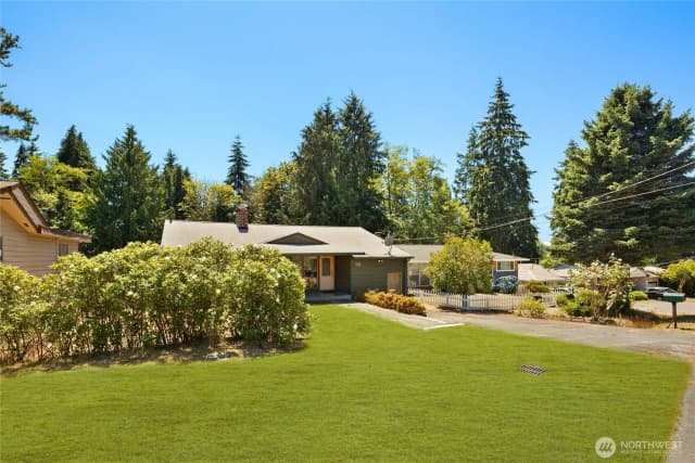 Property photo for 351 Ne 163rd, Shoreline photo 2
