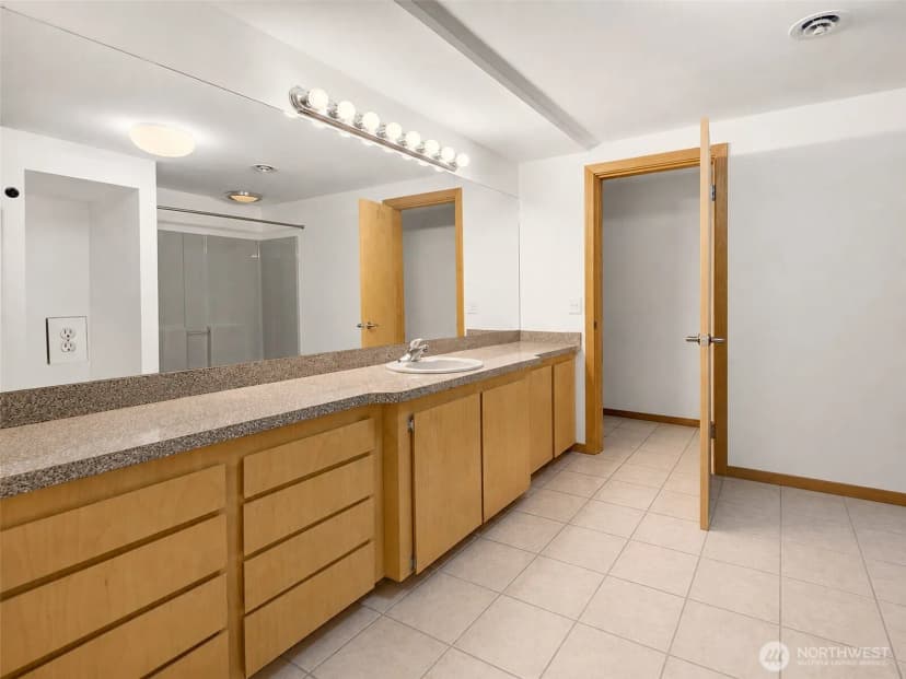 Property photo for 351 Ne 163rd, Shoreline photo 32