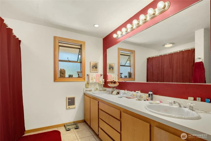 Property photo for 351 Ne 163rd, Shoreline photo 24