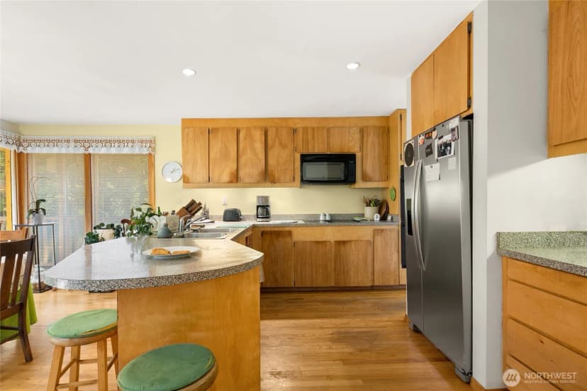 Property photo for 351 Ne 163rd, Shoreline photo 18