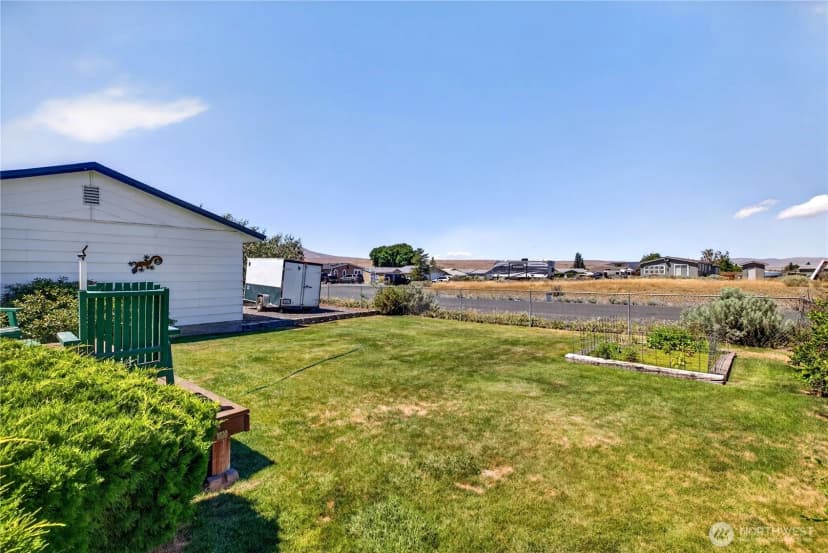 Property photo for 301 Arrowhead Place Sw, Mattawa photo 24