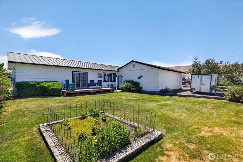 Property photo for 301 Arrowhead Place Sw, Mattawa photo 23