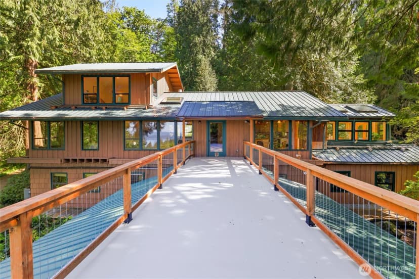 Property photo for 18503 Se 64th Way, Issaquah