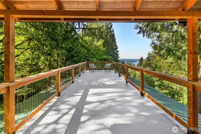 Property photo for 18503 Se 64th Way, Issaquah photo 4
