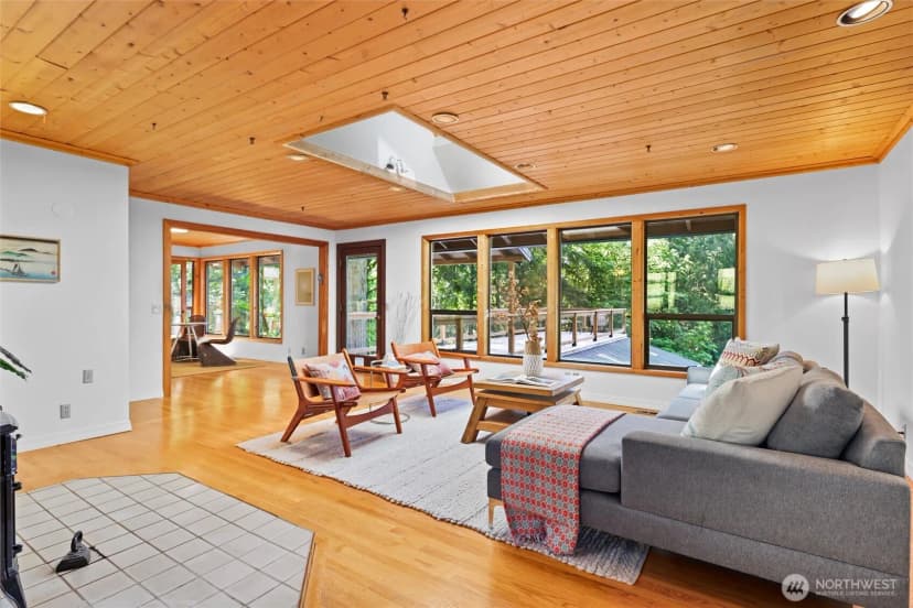 Property photo for 18503 Se 64th Way, Issaquah photo 9