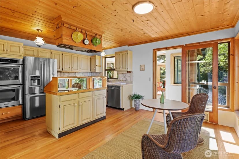 Property photo for 18503 Se 64th Way, Issaquah photo 13