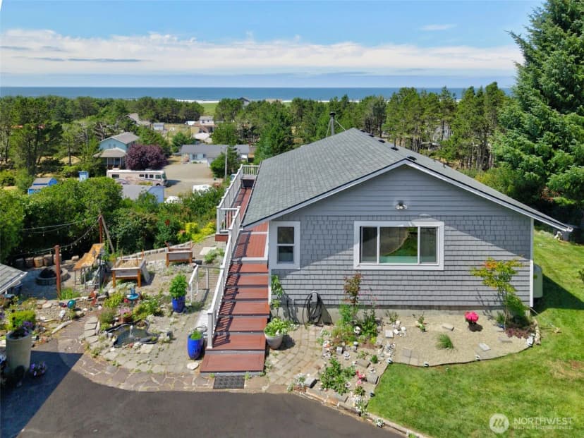 Property photo for 28017 L Place, Ocean Park photo 2