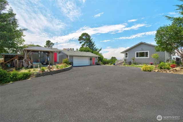 Property photo for 28017 L Place, Ocean Park photo 3