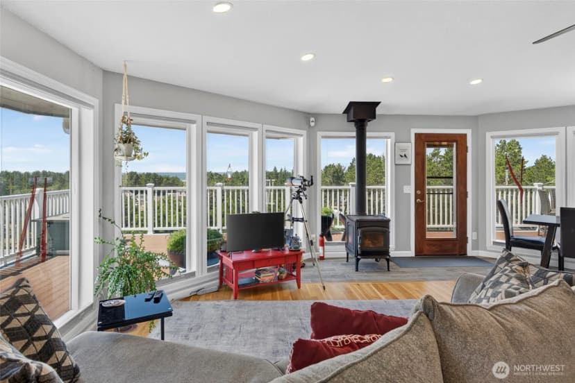 Property photo for 28017 L Place, Ocean Park photo 9