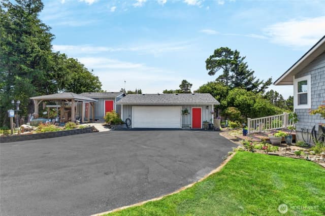 Property photo for 28017 L Place, Ocean Park photo 4
