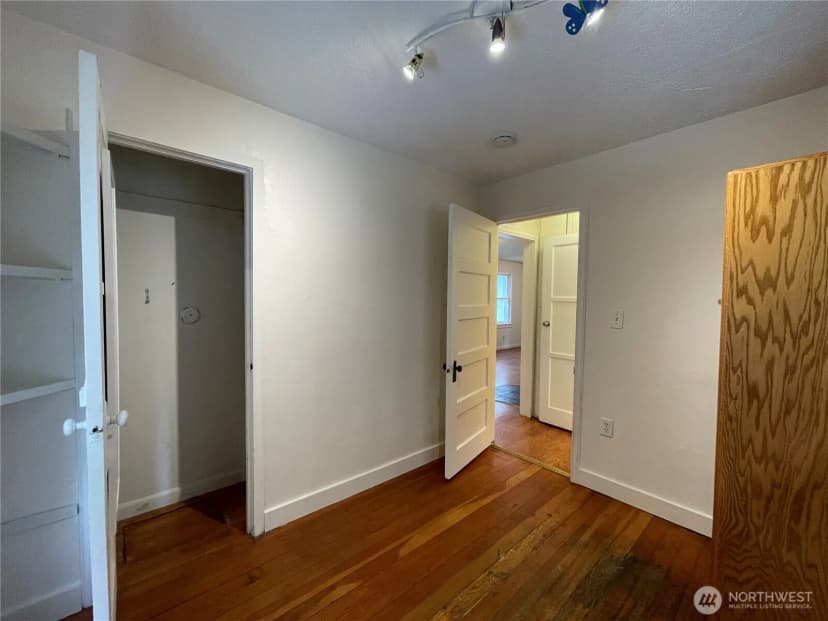 Property photo for 13729 Stone Avenue N, Seattle photo 16