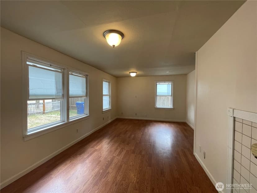 Property photo for 13729 Stone Avenue N, Seattle photo 11