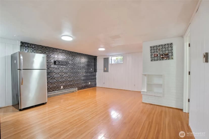 Property photo for 201 E Beech Street, Everett photo 9